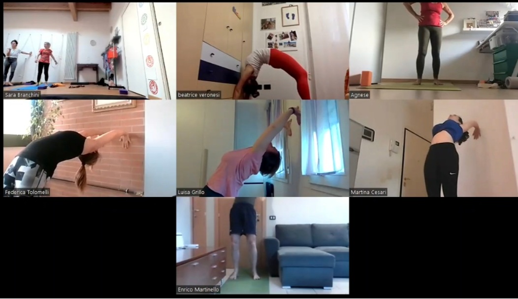 lezioni di yoga online prova gratuita su zoom